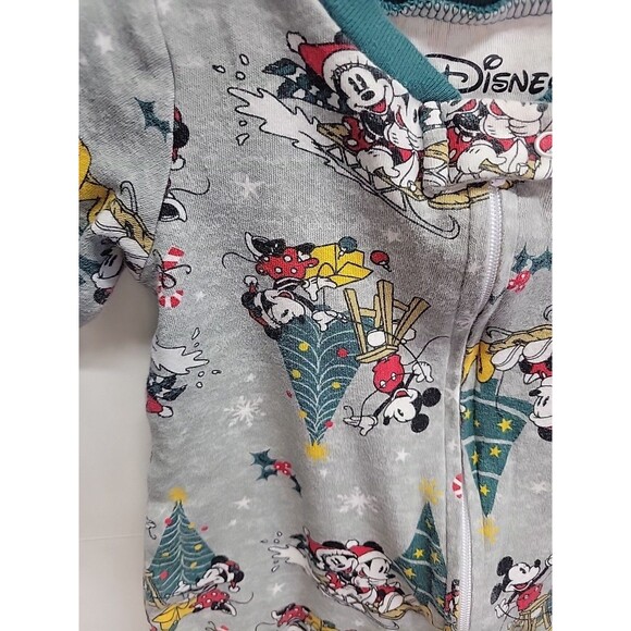 Disney baby 1 Piece Sleeper Baby 0-3 Months Mickey Mouse Pluto Dog Christmas - Picture 4 of 8